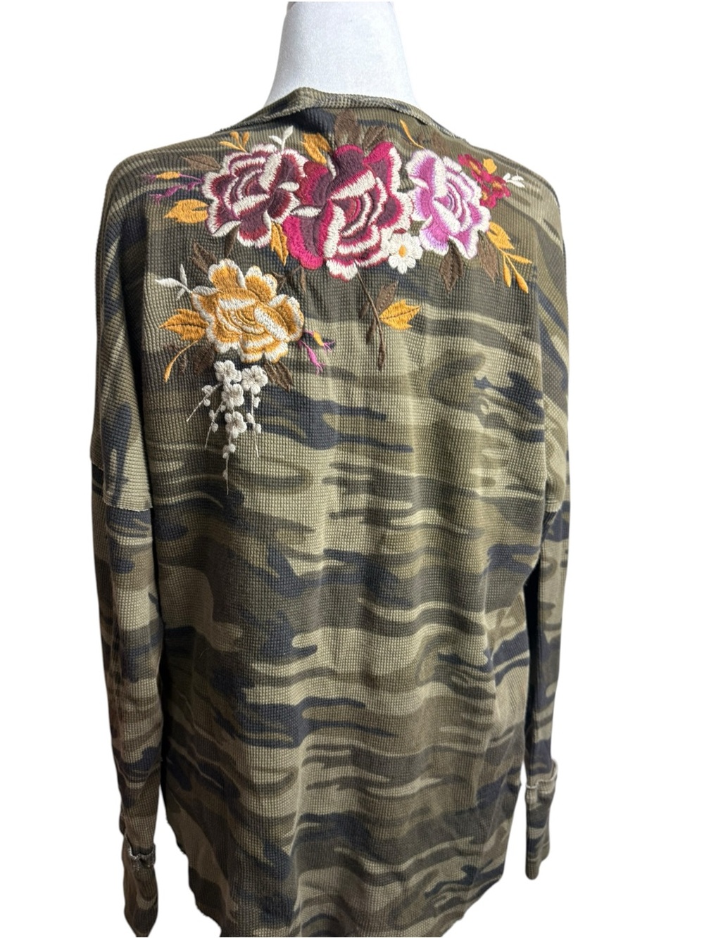 Johnny Was Olive Camo Long Sleeve Top size large - Picture 4 of 11